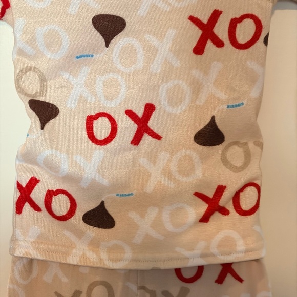XO Pattern Pajama Set - Picture 3 of 7